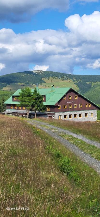 Auberge de jeunesse Bouda Na Plani - Horska Bouda à Špindlerŭv Mlýn Extérieur photo